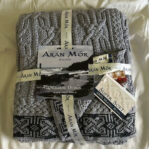 Ireland 100% Merino Wool Cable Knit Throw Blanket 40" x 60" Gray Black